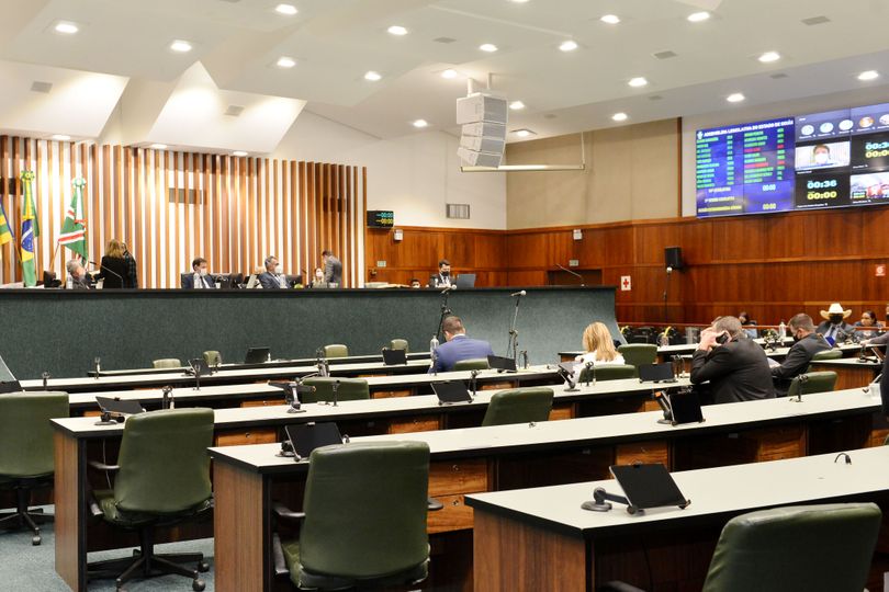 Regime fiscal e LDO são aprovados na última sessão do semestre