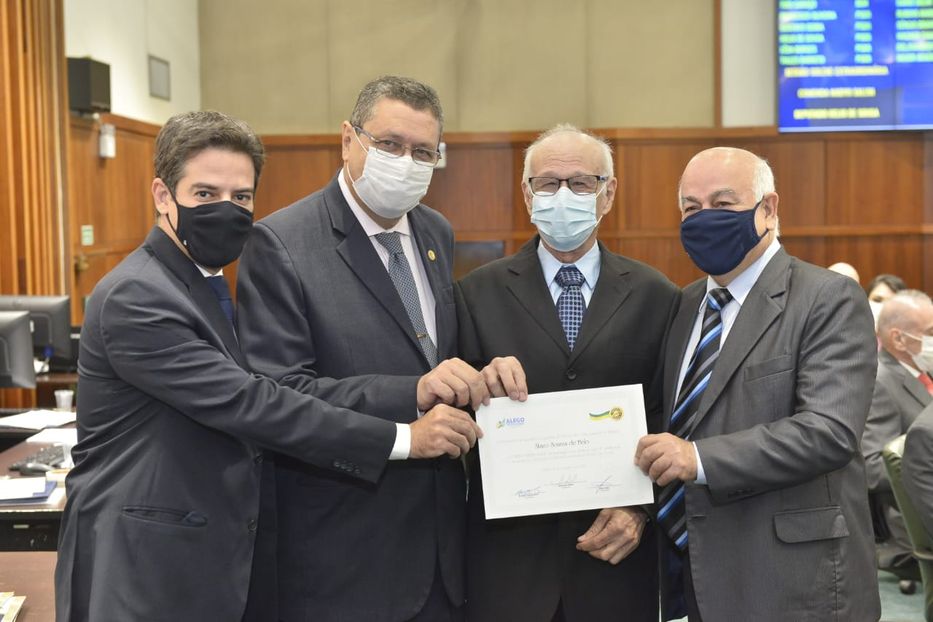 Sessão solene extraordinária de entrega do certificado da comenda Nabyh Salum