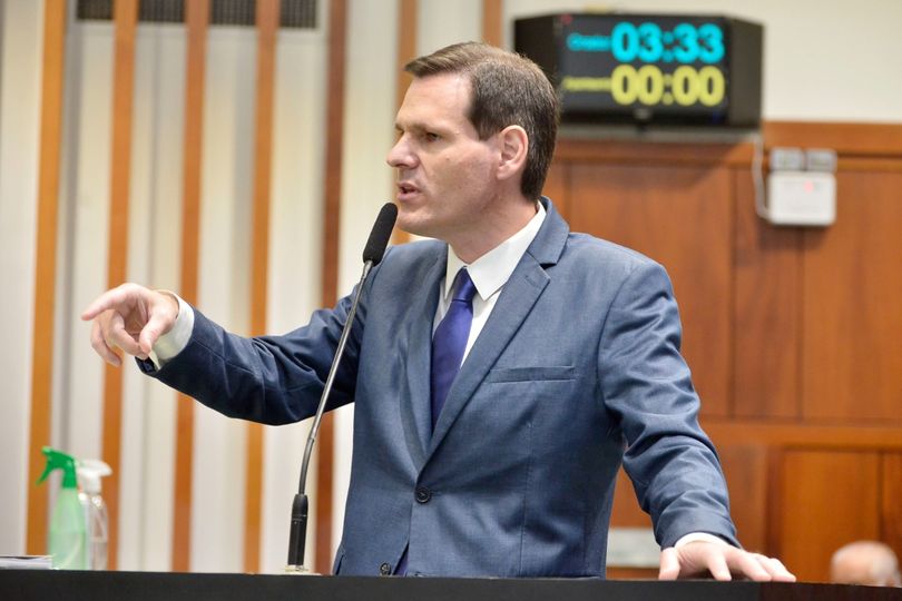 Plenário aprova medida que facilita celebração de contratos