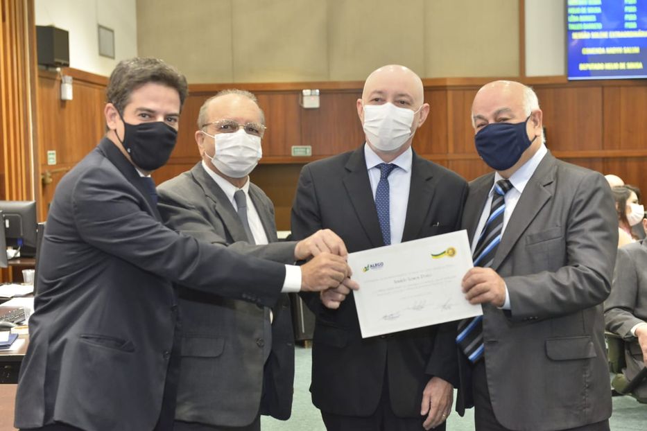 Sessão solene extraordinária de entrega do certificado da comenda Nabyh Salum